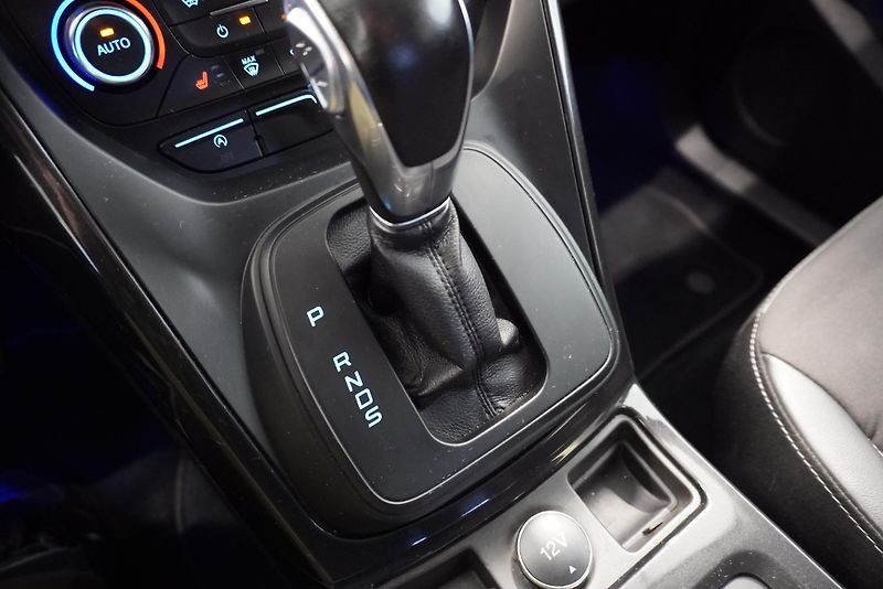 Ford Kuga (2019) 2.0 TDCI TITANIUM AUTOMAT - fotka 15 z 31