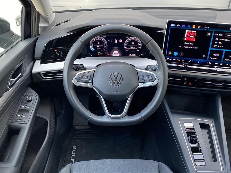 Volkswagen Golf 1,5 e-TSI 85 kW Life MHEV DSG - fotka 8 z 27