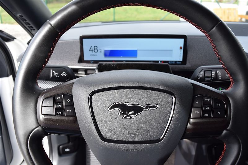 Ford Mustang Mach-E 0,0 216KW PREMIUM RWD 99KW BAT - fotka 30 z 43