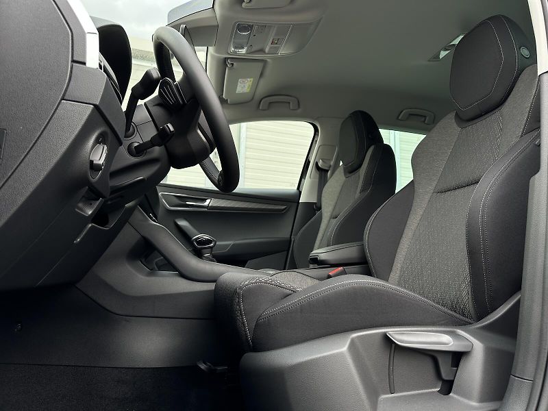 Škoda Karoq 1.5TSi DSG 150PS Top & Selecti - fotka 9 z 40