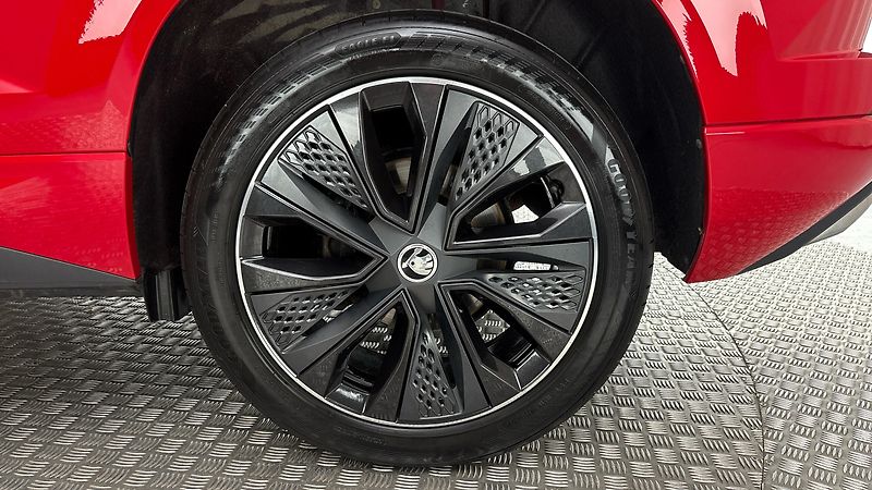 Škoda Karoq 2.0 TDI DSG 4x4 Sportline Excl - fotka 19 z 32