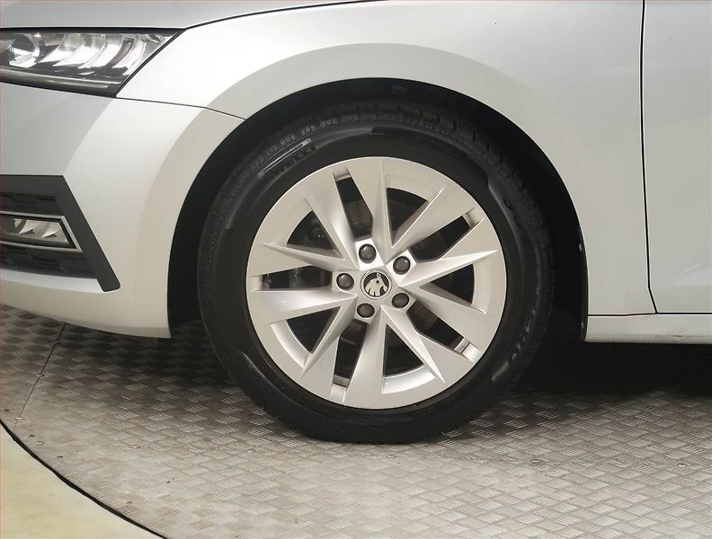 Škoda Octavia (2021) Ambition Plus 2.0 TDI - fotka 14 z 19