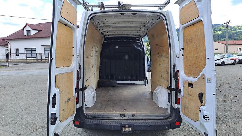 Renault Master 2.3 DCI 35 RT NAVI Nosič - fotka 9 z 21