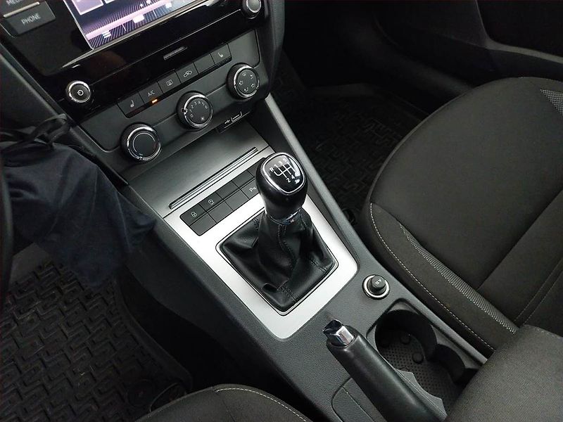 Škoda Octavia (2018) Ambition 1.0 TSI, Tempomat - fotka 13 z 18