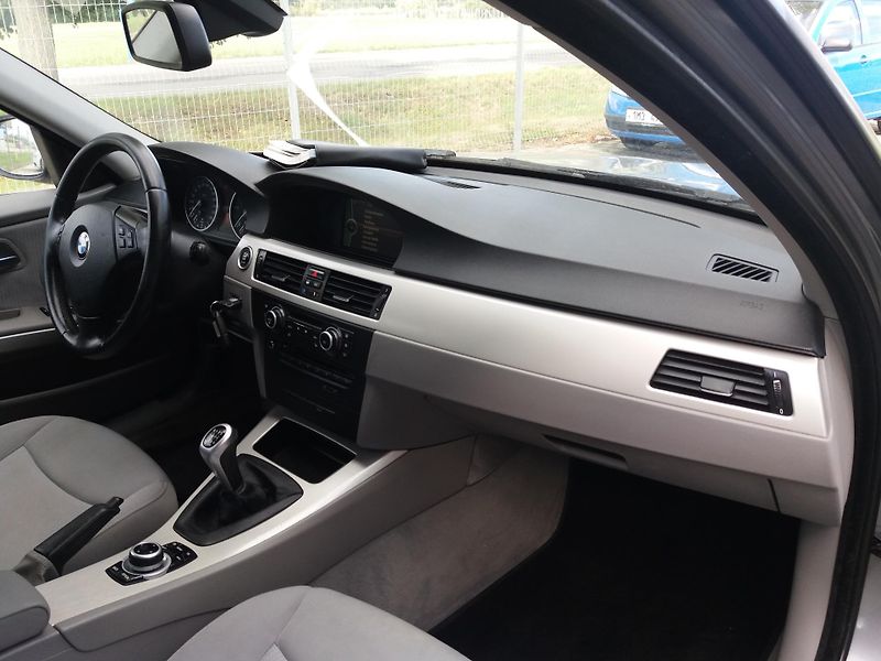 BMW Řada 3 (2010) 2.0d,105kW,VÝHŘEV.SEDADEL!! - fotka 14 z 26