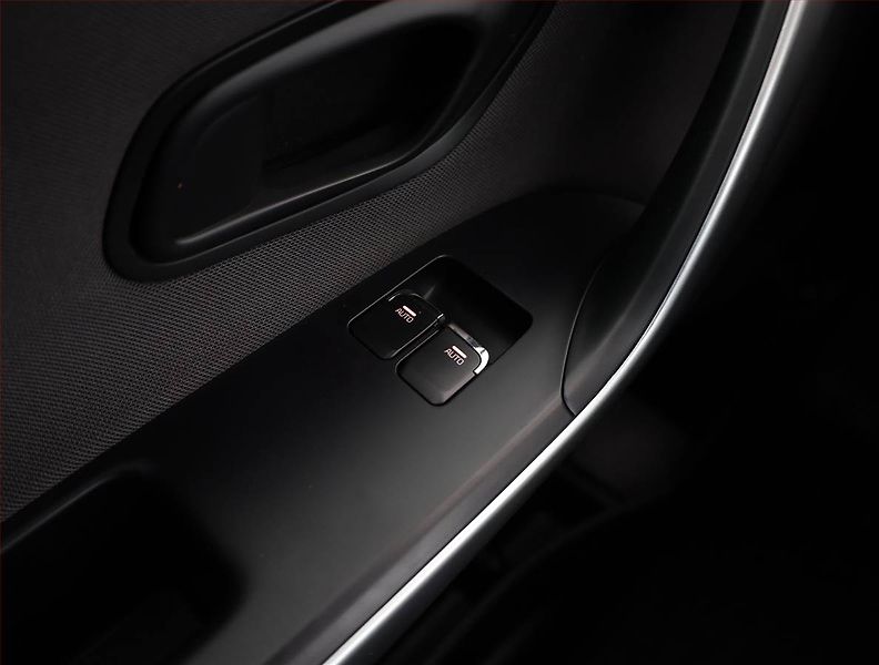 Kia Ceed (2016) 1.6 GDI - fotka 11 z 14
