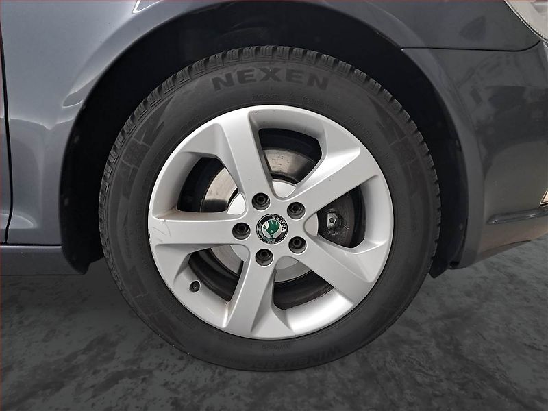 Škoda Octavia (2012) 1.6 TDI, Serv.kniha, po STK - fotka 14 z 16