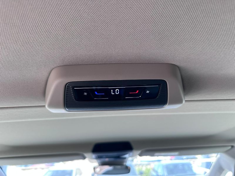 Volkswagen Multivan Life 2,0 TDI - fotka 14 z 16