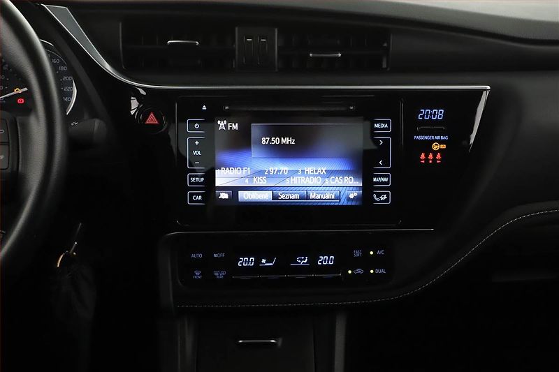 Toyota Corolla (2017) 1.6 Valvematic, Serv.kniha - fotka 11 z 17