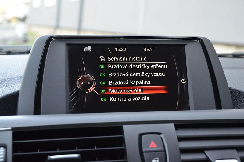 BMW Řada 1 (2016) 116i 80kW Facelift /AUT. KLIMA - fotka 27 z 33
