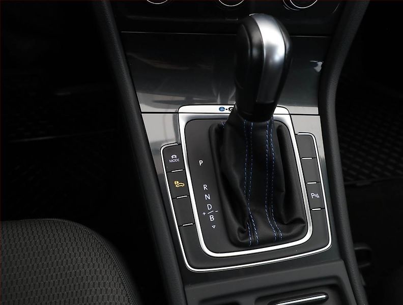 Volkswagen Golf (2021) 32 kWh - 37 Ah, SoH 94% - fotka 17 z 22