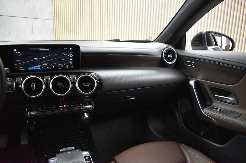 Mercedes-Benz CLA 180d PROGRESSIVE*KAMERA*ACC* - fotka 9 z 39
