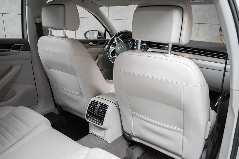 Volkswagen Passat 2.0 TDI ELEGANCE*ACC*ČR*1.MAJ - fotka 14 z 40