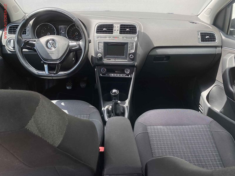 Volkswagen Polo (2015) 1.0 MPi, Comfortline, výhřev - fotka 8 z 17