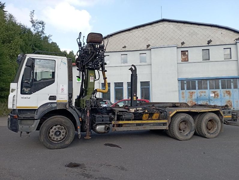 Iveco (2009) 450 kontejner+ruka - fotka 5 z 23