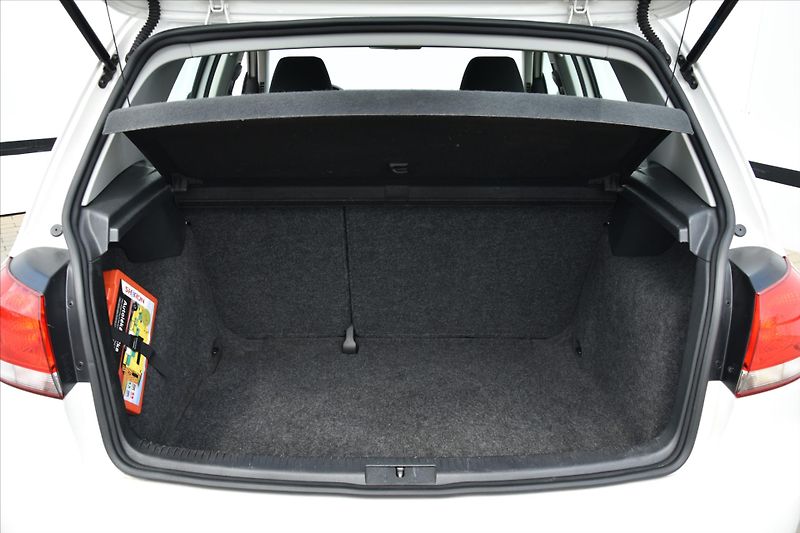 Volkswagen Golf 1.2 TSI 77kW TREND SERVIS. KN. - fotka 12 z 20
