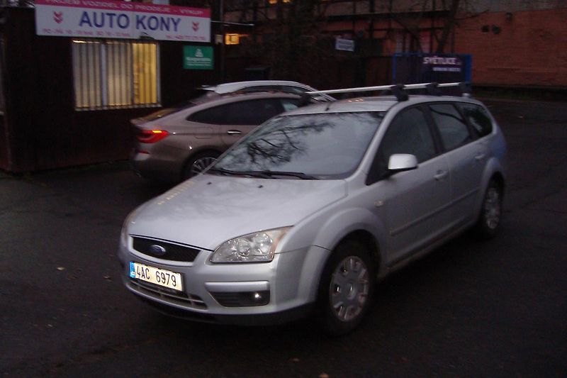 Ford Focus (2007) 1.6i,ČR,Pravid.serv.STK 5/2027 - fotka 3 z 54
