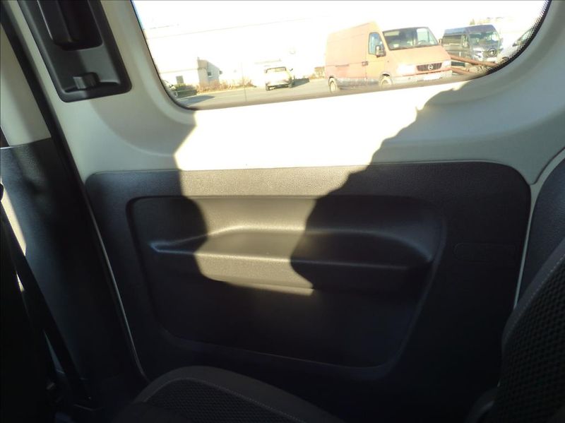 Volkswagen Caddy 2,0 TDI  Cup DSG - fotka 13 z 39