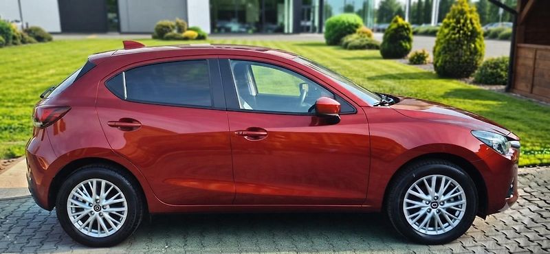 Mazda 2 1.5 66 KW výbava - fotka 4 z 16