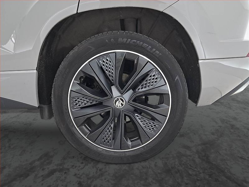 Škoda Karoq (2022) Sportline 1.5 TSI - fotka 15 z 19