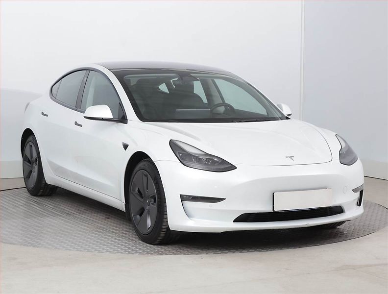 Tesla Model 3 (2022) Long Range 4WD 79kWh, SoH 90% - fotka 1 z 23