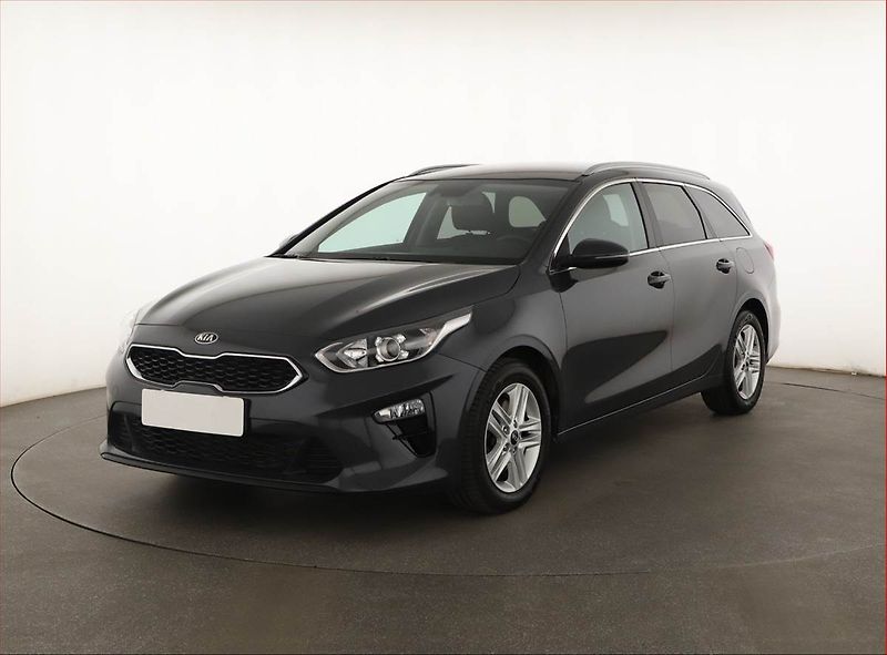 Kia Ceed (2021) 1.5 T-GDI MHEV, Automat - fotka 2 z 20