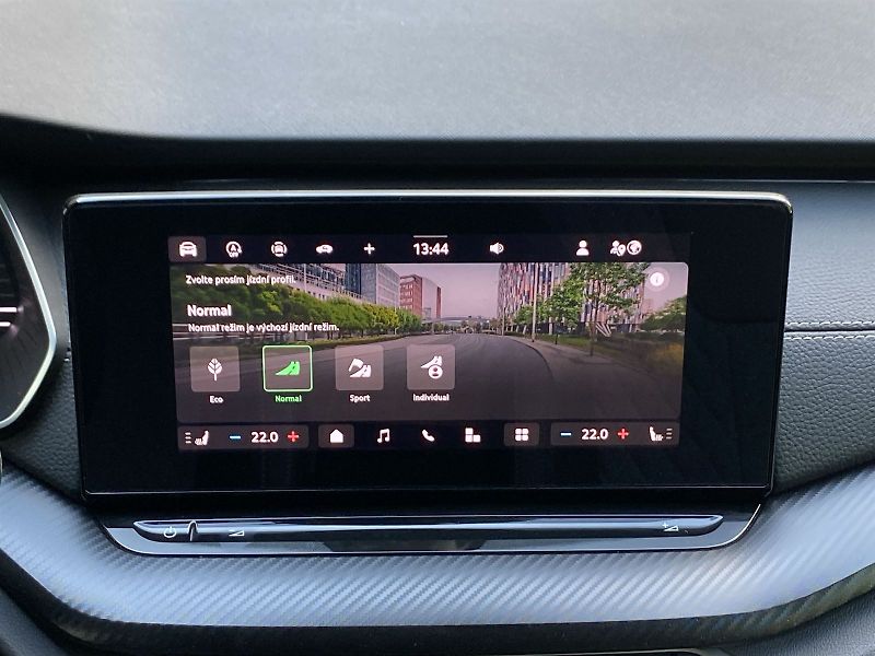 Škoda Octavia (2025) 1.5 TSI DSG SportLine - fotka 15 z 35