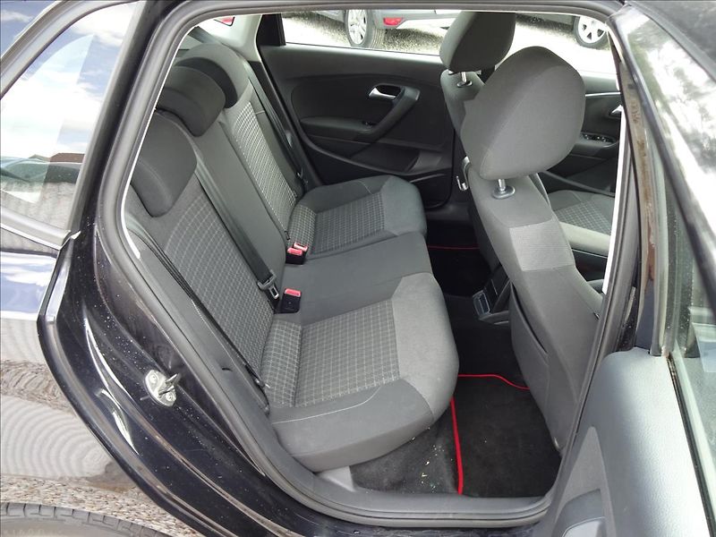 Volkswagen Polo 1,2 TSI 66kW - fotka 27 z 52