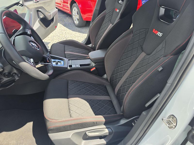 Škoda Octavia 2.0 TDI RS DSG 5100km - fotka 14 z 17
