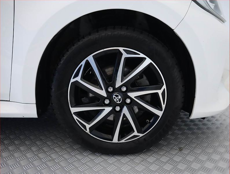 Toyota Yaris (2021) Style 1.5 Hybrid, Automat - fotka 15 z 21