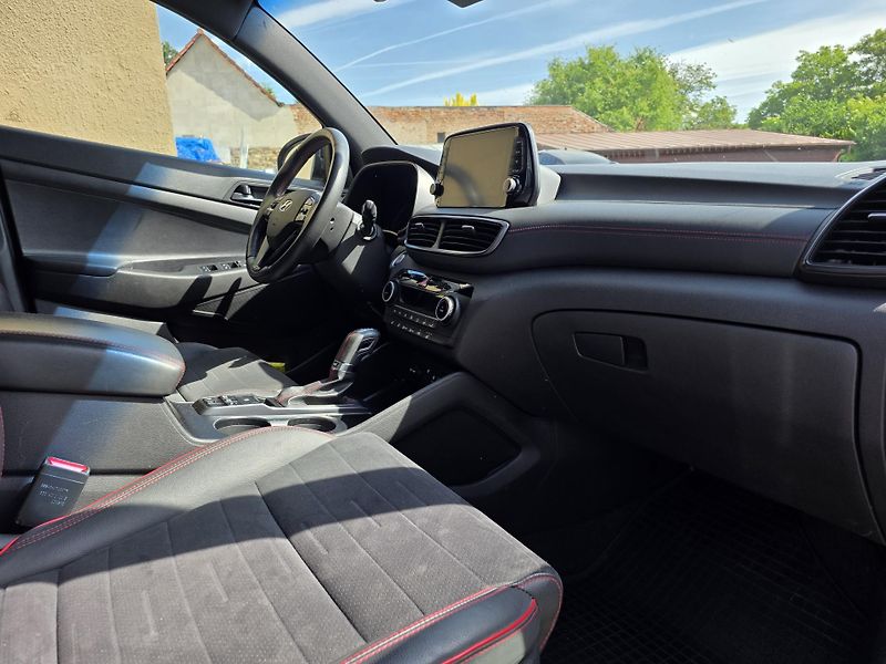 Hyundai Tucson 1.6-N-LINE-4x4-TOP STAV - fotka 12 z 21