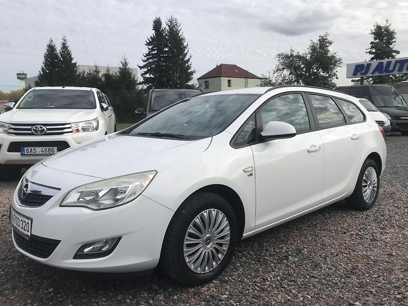Opel Astra 1.4i 74 KW,KLIMA ,TEMPOMAT.... - fotka 1 z 16