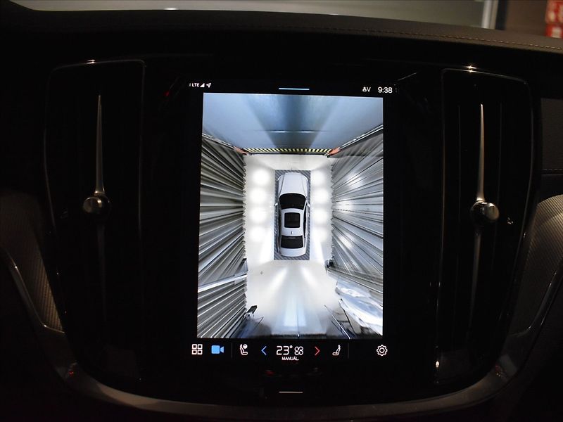 Volvo S60 2,0 B5 AWD Ultimate Panorama - fotka 20 z 23
