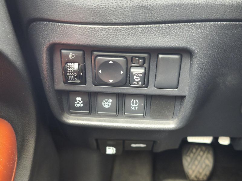 Nissan Juke ČR 1.MAJ 1.6 SCe REZERVACE  - fotka 15 z 35