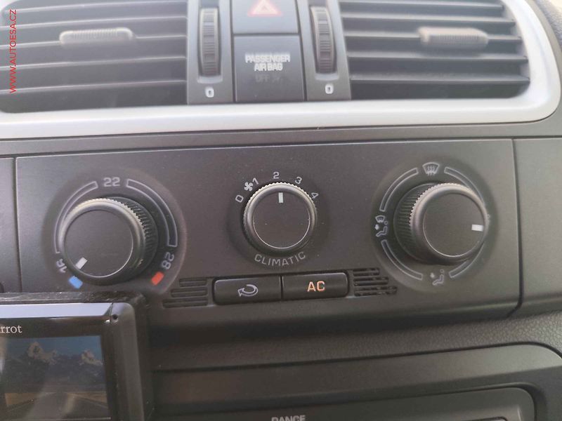 Škoda Roomster (2008) 1.9TDi, ČR, AC, výhřev sed - fotka 14 z 20