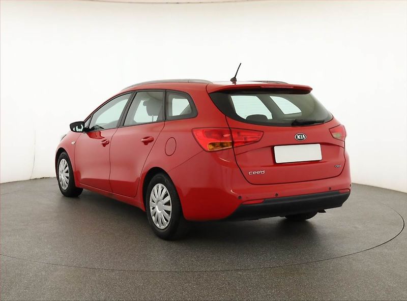 Kia Ceed (2016) 1.4 CRDi, Serv.kniha, po STK - fotka 4 z 15