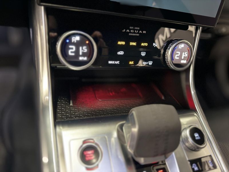Jaguar XF (2021) 2.0d R-Dynamic, REZERVOVANO - fotka 42 z 56