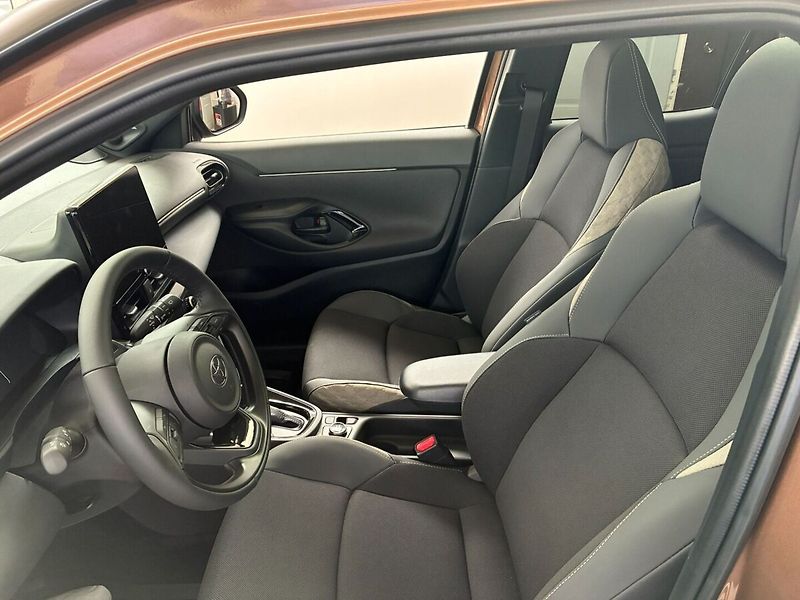 Toyota Yaris Cross Executive bitone + Tech + VIP - fotka 5 z 5