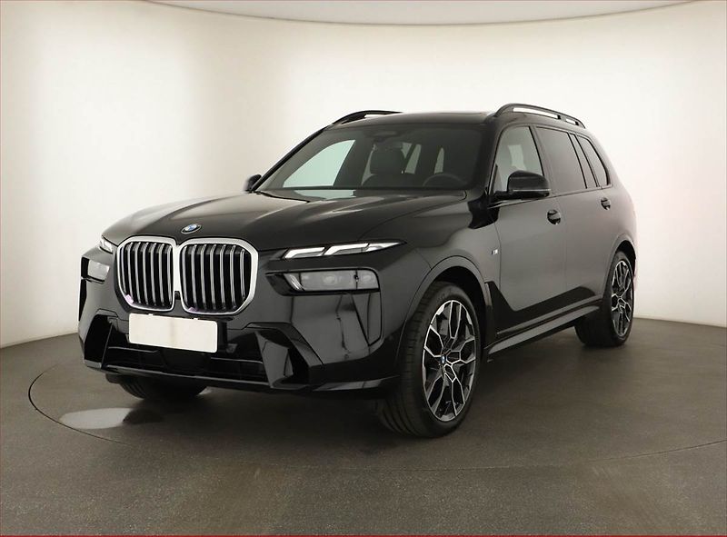 BMW X7 (2026) xDrive40d, M SPORT, KEYLESS - fotka 2 z 21