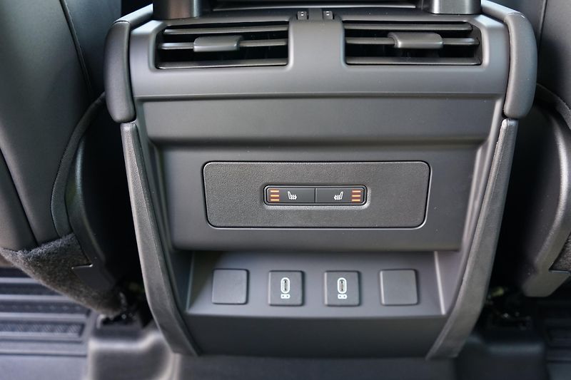 Land Rover Defender 110 S D200 - fotka 19 z 34
