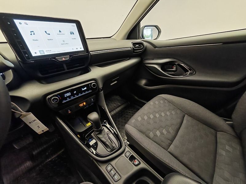 Toyota Yaris 1.5 Hybrid e-CVT Style - fotka 34 z 35