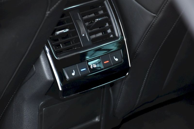 Škoda Superb (2019) Style Plus 2.0 TDI 140kW DSG - fotka 25 z 34