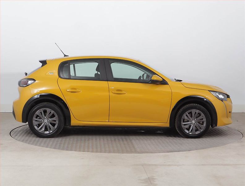 Peugeot 208 (2021) 50 kWh, SoH 91%, Automat - fotka 6 z 22