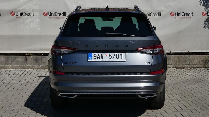 Škoda Kodiaq 2,0 TDI DSG 4x4 Sportline - fotka 4 z 27