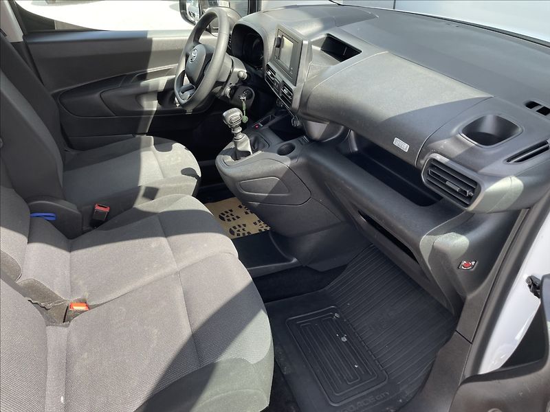 Toyota ProAce 1,5 D 75KW ČR.1.MAJITEL - fotka 13 z 16