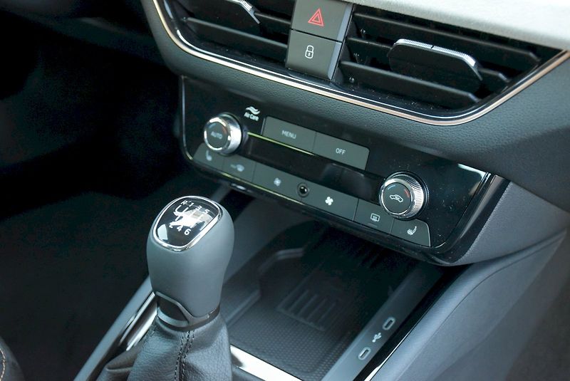 Škoda Kamiq (2025) Top Selection 1,0 TSI 85 kW 6- - fotka 11 z 33