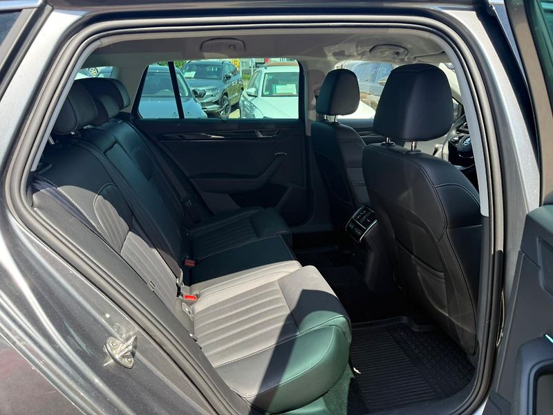 Škoda Superb L&K 2.0 TSI 140kw DSG Combi - fotka 22 z 27