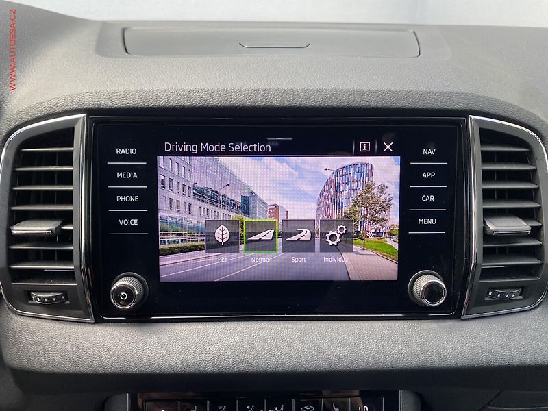 Škoda Karoq (2021) 2.0 TDi, 1.maj,ČR, Style, LED - fotka 18 z 19