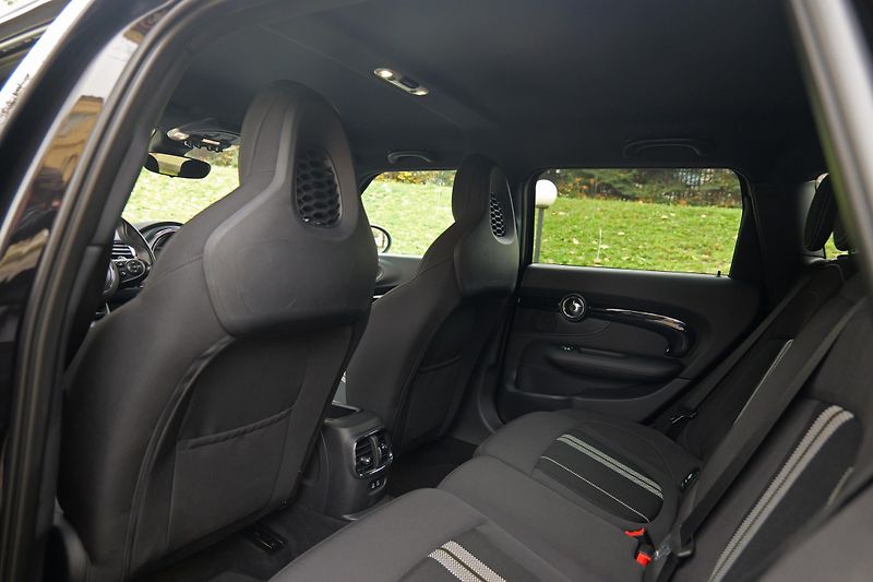 Mini Clubman 100 kW JCW paket LED Navi - fotka 19 z 40