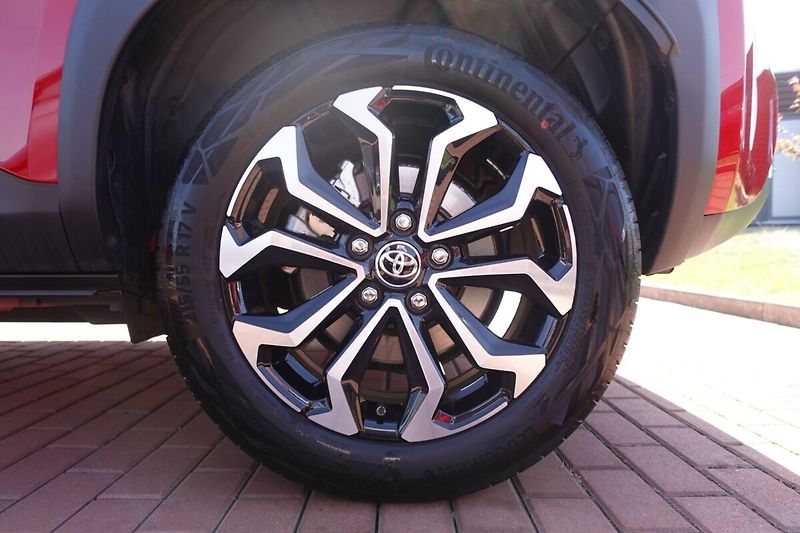Toyota Yaris Cross 1,5 HEV Style - fotka 8 z 33
